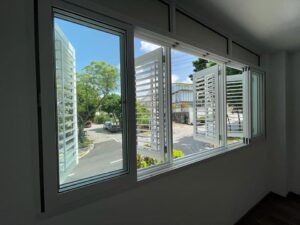 Aluminium-Louvre-Window-Adjustable-or-Fixed